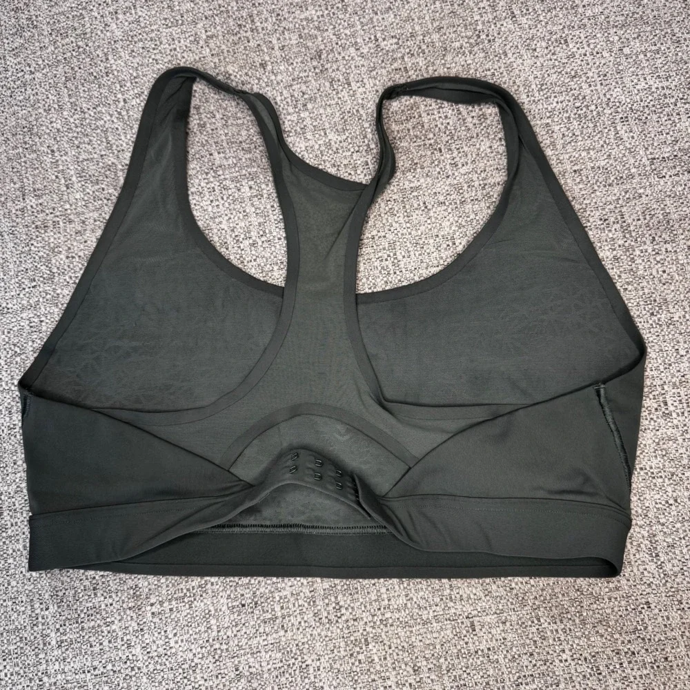 Victoria's Secret Olive Green Light Support Sports Bra Racerback Size L‎